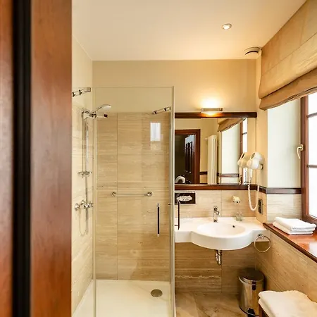 Hotel Zamek Topacz 4*